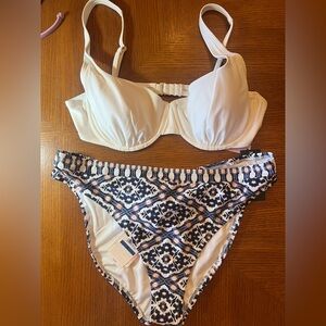 Women's Two-Piece Swim Set –White Underwire Top & Patterned Bikini Bottom